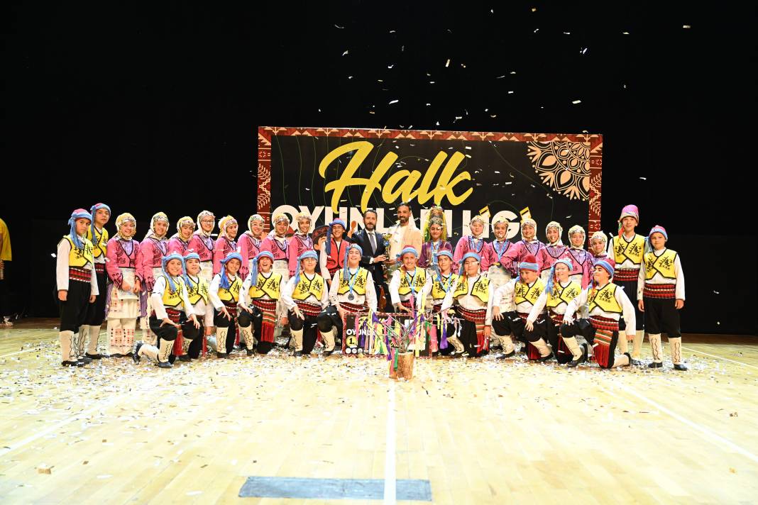 Finalde sahne şenlendi! Konya’da Halk Oyunları Ligi gönüllere işlendi 9